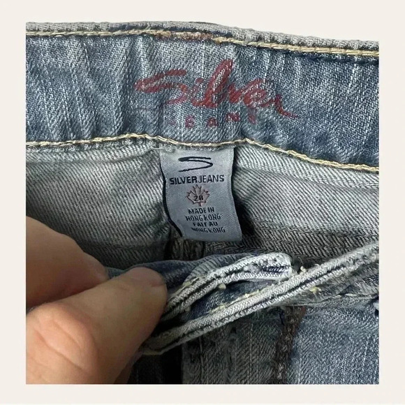 0825. SILVER JEANS DENIM JEANS FLARE LEG SIZE 27 LIGHT WASH DENIM IN COLOR - Picture 6 of 10